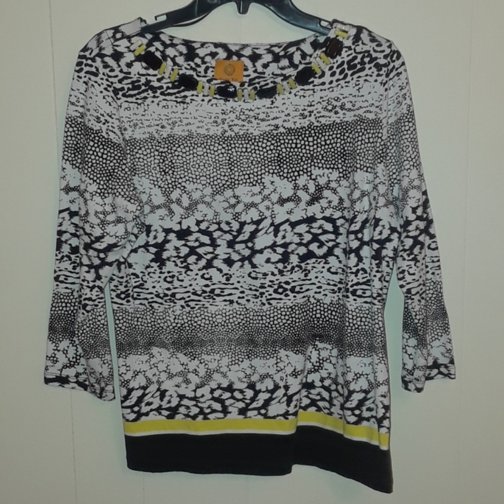 M  top with beaded neckline